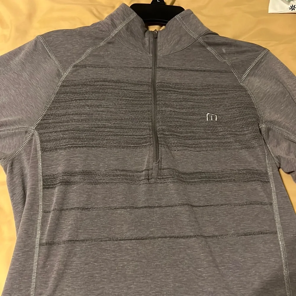 TravisMathew pullover - Picture 1 of 3
